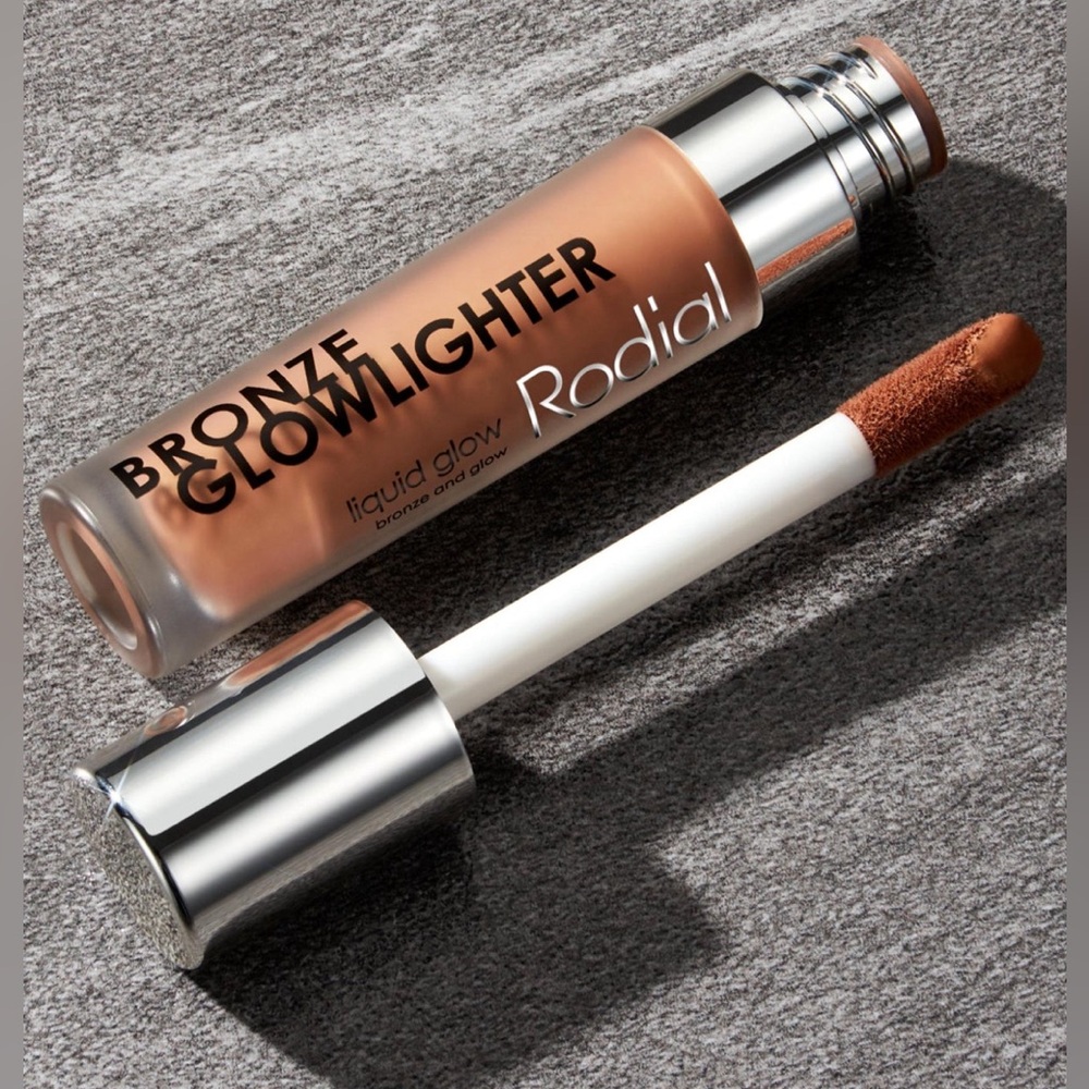 Rodial BRONZE GLOWLIGHTER MINI - Unopened

2g